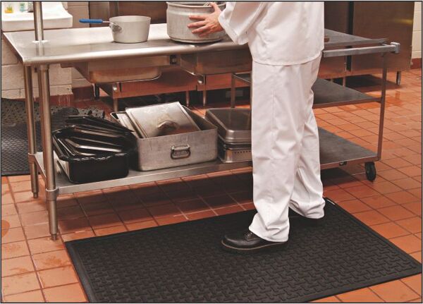 comfort scrape 2 Floormat.com Comfort Scrape has a non-draining surface, yet is light weight and flexible for easy handling and cleaning. This mat is welding safe as well as being static dissipative. It is grease and oil proof and chemical resistant. It is recommended for kitchen and industrial applications. <ul> <li>High density closed cell Nitrile rubber cushion has 15% recycled content</li> <li>Comfort Scrape with Grit, Product (#4300) has an added aggressive silicon carbide anti-slip top surface</li> <li>Beveled edges for safe transition from mat to floor</li> </ul>