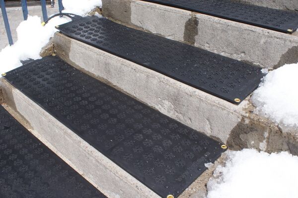 HOTFlake Snow Melting Stair Tread