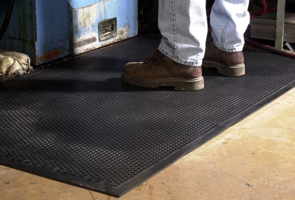 saftey scrape 1 Floormat.com This indoor/outdoor slip-resistant safety mat has a molded grip-surface that effectively scrapes tough dirt and grime off shoes and provides an excellent anti-slip surface. The mat is UV stable and available in a cleated backing. <ul> <li>Durable Nitrile Rubber construction</li> <li>Earth-friendly with 20% recycled rubber content</li> <li>Recommended for use in locker rooms, outside of entrances and grocery store produce areas</li> </ul>