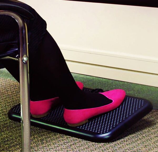 toasy toes 03 Floormat.com Toasty Toes has been redesigned to be smaller and lighter without sacrificing heat production. The Toasty Toes combines an ergonomically design space heater with an ergonomically designed foot rest to provide hours of comfort and warmth. <ul> <li>Energy Efficient; uses only 105 watts of electricity. 93% less than an average space heater</li> <li>Improves circulation and blood flow</li> <li>Safe to the touch, will not burn your skin</li> <li>ELT Listed</li> <li>3 adjustable positions</li> <li>2 pronged plug-in</li> </ul>